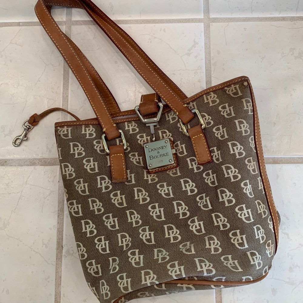 Dooney&Bourke